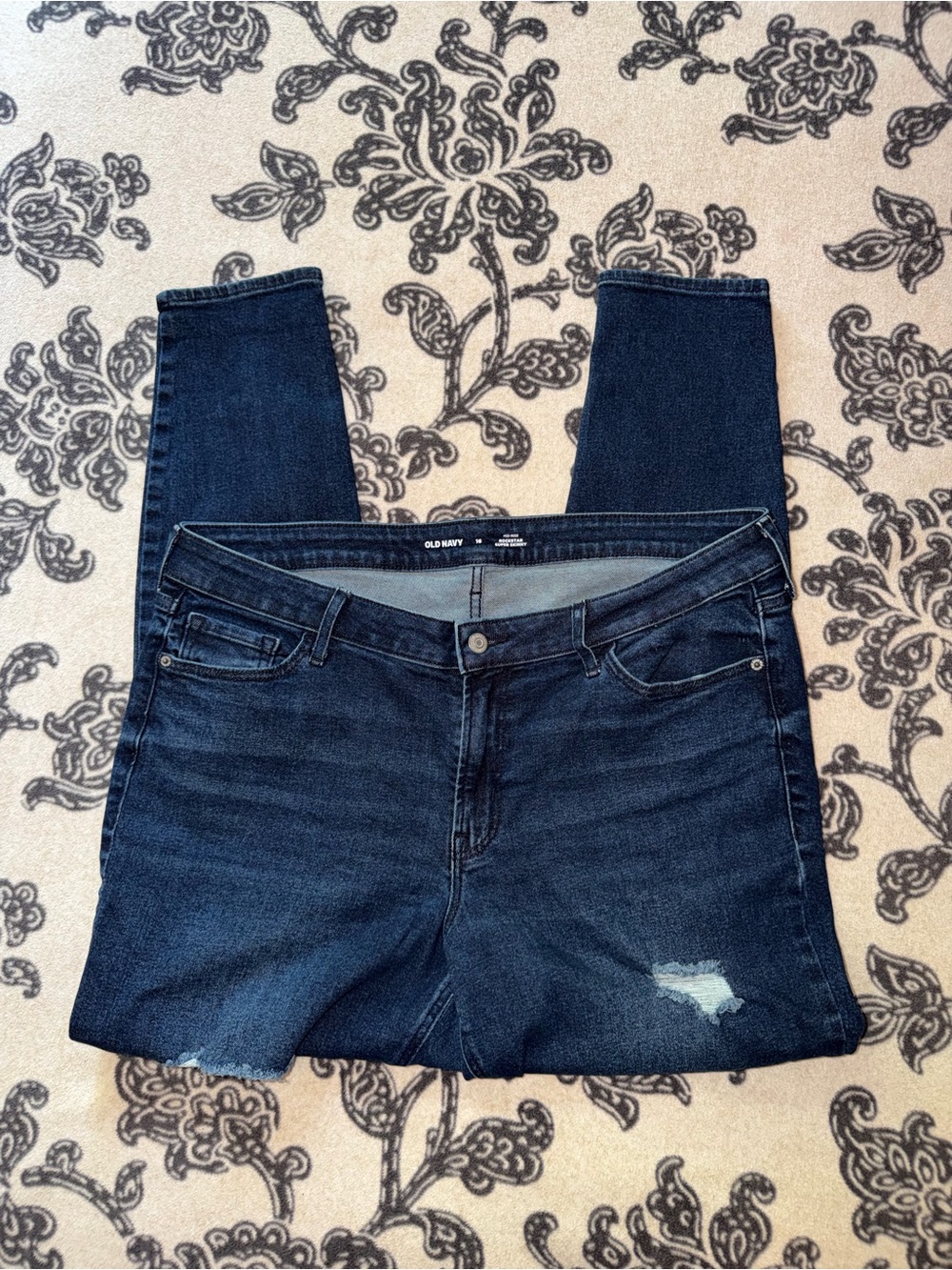 Old Navy Women’s Dark Blue Distressed Skinny Jeans